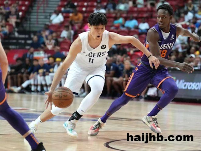 曾凡博签篮网，跑龙套还是真有戏？