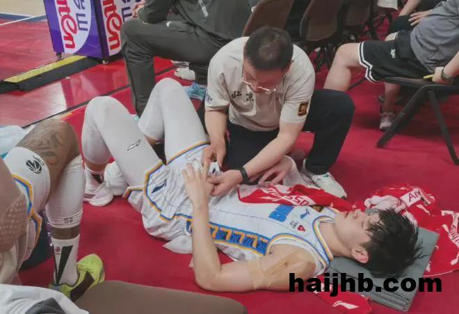 曾凡博签篮网，跑龙套还是真有戏？